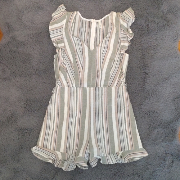Adorable Ruffle Romper - Picture 1 of 3